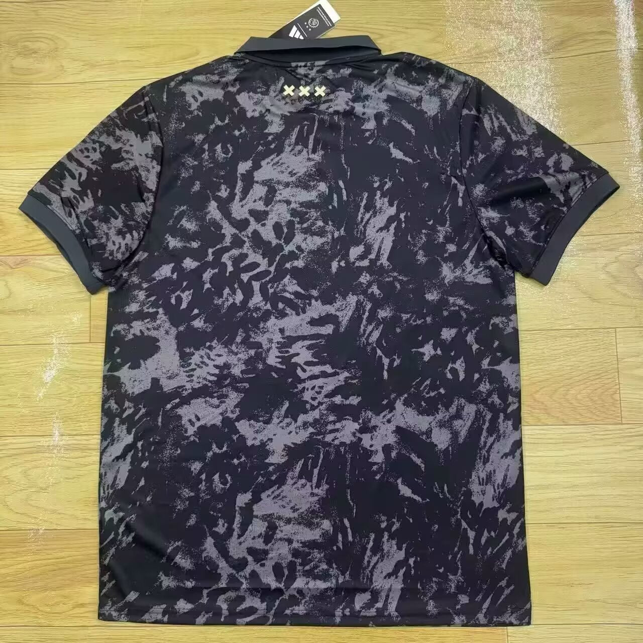Camiseta Ajax x Stone Island